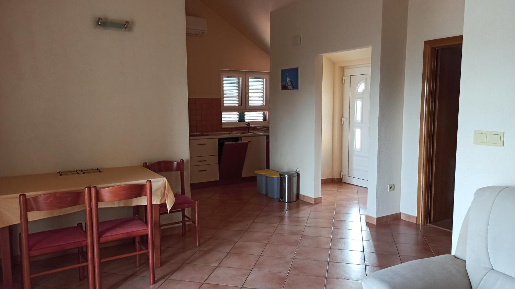 Apartment Seaside Laurus Murter